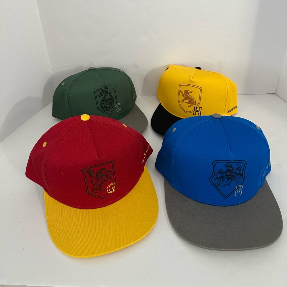 HARRY POTTER Universal Studios Crest Cap BUNDLE 4 NWT One size Unisex